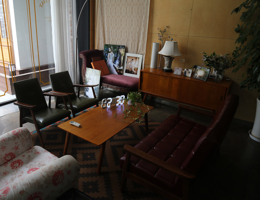 Noiseless digital LED wall clock KIRDINDIN Newlywe