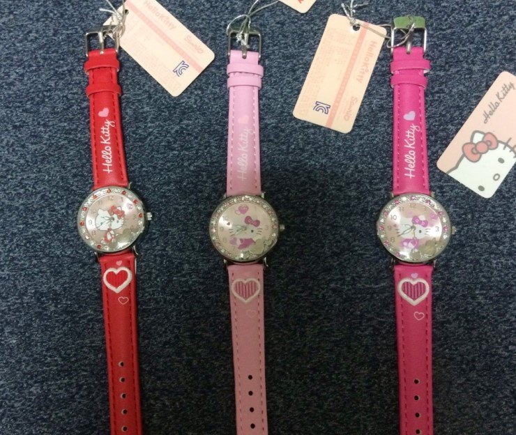 <b><p>Kit watch Heart cubic free Gift wrap llo</p></b><b><p>キティ 腕時計 ハートキュービック 無料 ギフト包装 ハロー 子供 キャラクター</p></b><br /><br /><p align='center'>
