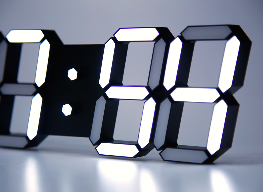Black Edition Wall Clock PLUS + Sean LED Interior 