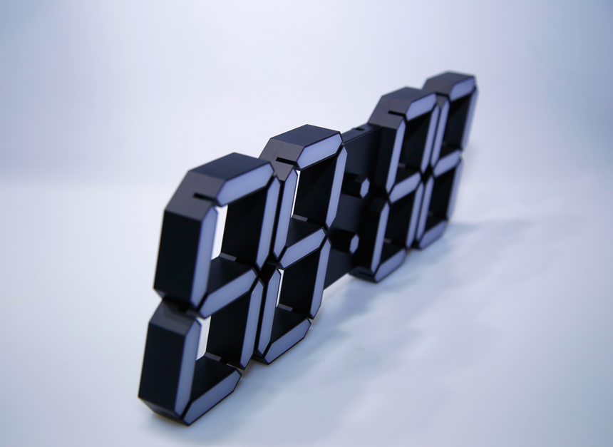 Black Edition Wall Clock PLUS + Sean LED Interior 