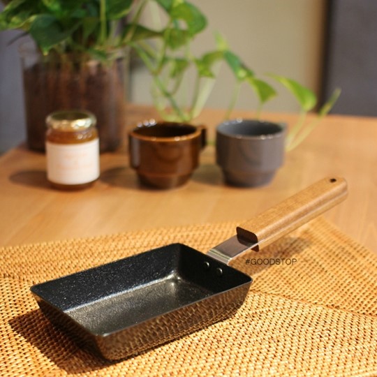 NEW FRYING PAN Japanese specialty amber egg egg pa