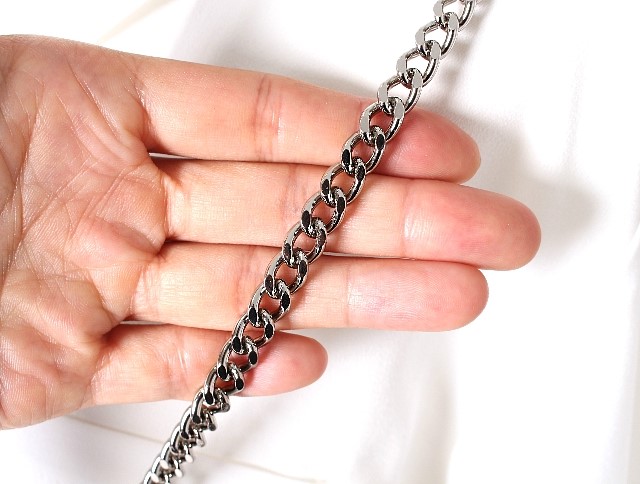 <b><p>Korean Durab Bag chain le ack gold silver</p></b><b><p>韓国語 丈夫 バッグチェーンライン ブラック ゴールド シルバー 鎖 クロスストプ</p></b><br /><br /><p align='center'>