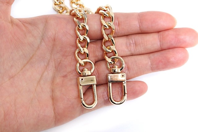 <b><p>Korean Durab Bag chain le ack gold silver</p></b><b><p>韓国語 丈夫 バッグチェーンライン ブラック ゴールド シルバー 鎖 クロスストプ</p></b><br /><br /><p align='center'>