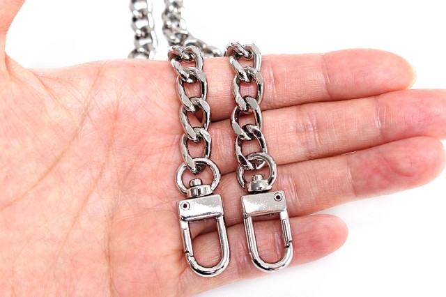 <b><p>Korean Durab Bag chain le ack gold silver</p></b><b><p>韓国語 丈夫 バッグチェーンライン ブラック ゴールド シルバー 鎖 クロスストプ</p></b><br /><br /><p align='center'>