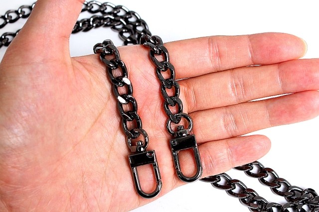 <b><p>Korean Durab Bag chain le ack gold silver</p></b><b><p>韓国語 丈夫 バッグチェーンライン ブラック ゴールド シルバー 鎖 クロスストプ</p></b><br /><br /><p align='center'>