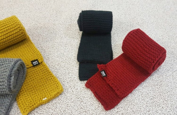 Lemonade point short muffler woman shawl man coupl