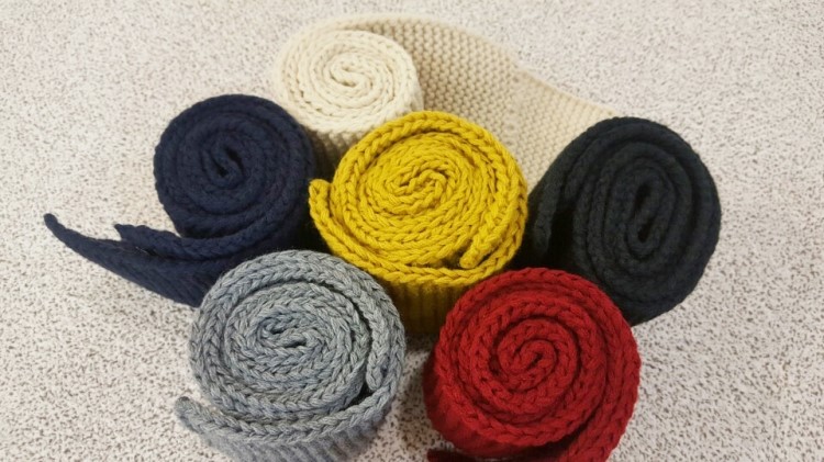 Lemonade point short muffler woman shawl man coupl