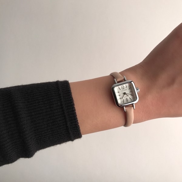<b><p>thin leaer clock ma wrist square fason 30</p></b><b><p>薄い レザー 時計 女性の手首 正方形 ファッション 30貸し出し フレンドの贈り物</p></b><br /><br /><p align='center'>