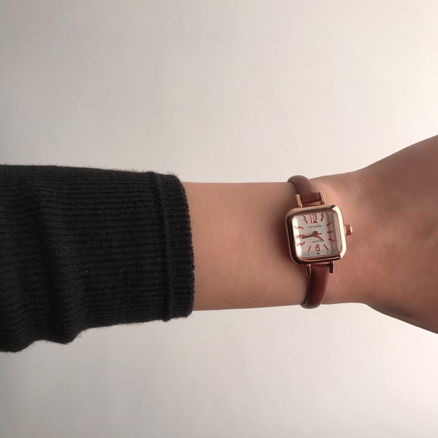 <b><p>thin leaer clock ma wrist square fason 30</p></b><b><p>薄い レザー 時計 女性の手首 正方形 ファッション 30貸し出し フレンドの贈り物</p></b><br /><br /><p align='center'>