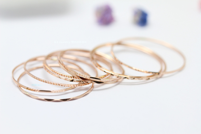 <b><p>14k Layered Thad ring cutt Guide Woman Fendship</p></b><b><p>14k 重ね着 糸リング カッティ ガイド 女性 友情 欧米</p></b><br /><br /><p align='center'>