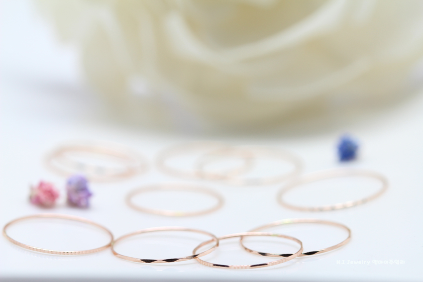 <b><p>14k Layered Thad ring cutt Guide Woman Fendship</p></b><b><p>14k 重ね着 糸リング カッティ ガイド 女性 友情 欧米</p></b><br /><br /><p align='center'>