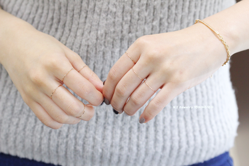 <b><p>14k Layered Thad ring cutt Guide Woman Fendship</p></b><b><p>14k 重ね着 糸リング カッティ ガイド 女性 友情 欧米</p></b><br /><br /><p align='center'>