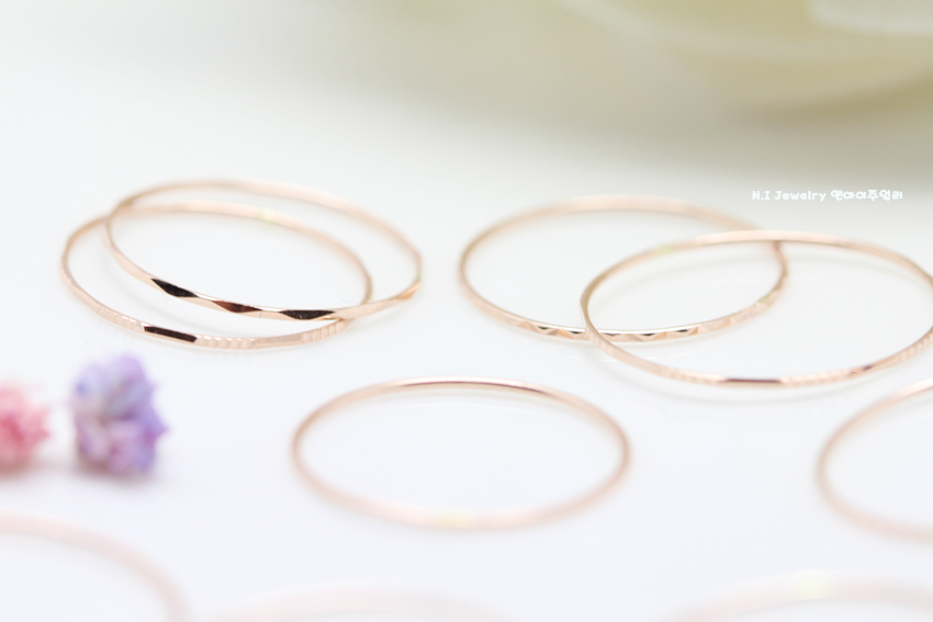 <b><p>14k Layered Thad ring cutt Guide Woman Fendship</p></b><b><p>14k 重ね着 糸リング カッティ ガイド 女性 友情 欧米</p></b><br /><br /><p align='center'>