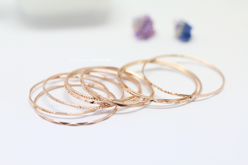 <b><p>14k Layered Thad ring cutt Guide Woman Fendship</p></b><b><p>14k 重ね着 糸リング カッティ ガイド 女性 友情 欧米</p></b><br /><br /><p align='center'>