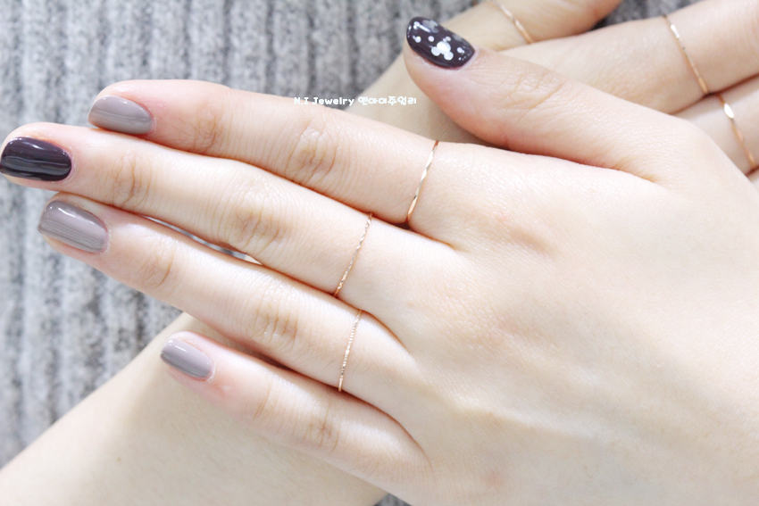 <b><p>14k Layered Thad ring cutt Guide Woman Fendship</p></b><b><p>14k 重ね着 糸リング カッティ ガイド 女性 友情 欧米</p></b><br /><br /><p align='center'>