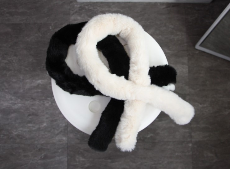 Mini fake shawl petit muffler