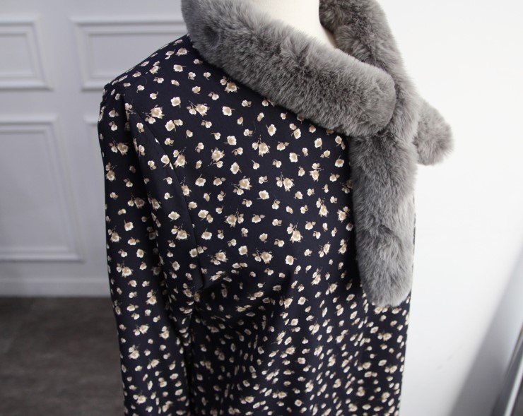 Mini fake shawl petit muffler