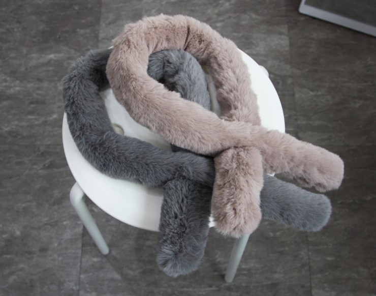 Mini fake shawl petit muffler