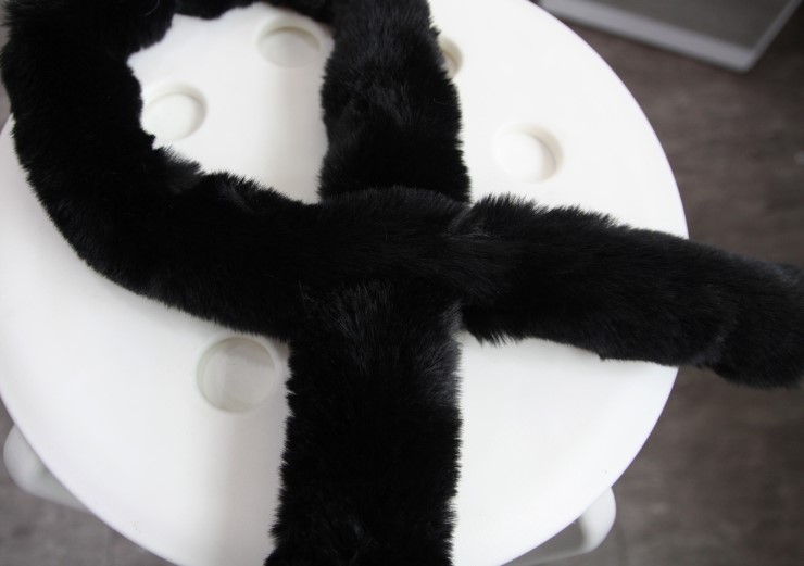 Mini fake shawl petit muffler