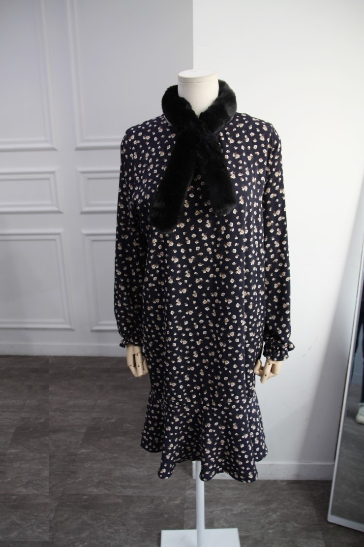 Mini fake shawl petit muffler