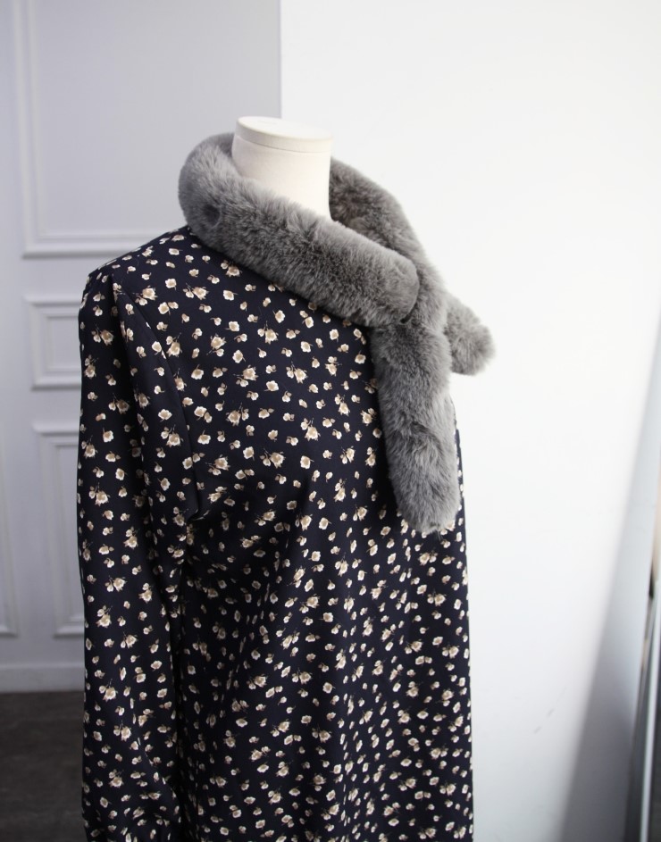 Mini fake shawl petit muffler