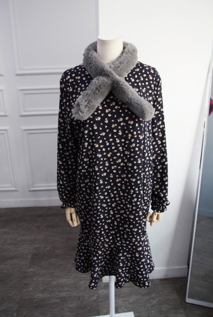 Mini fake shawl petit muffler