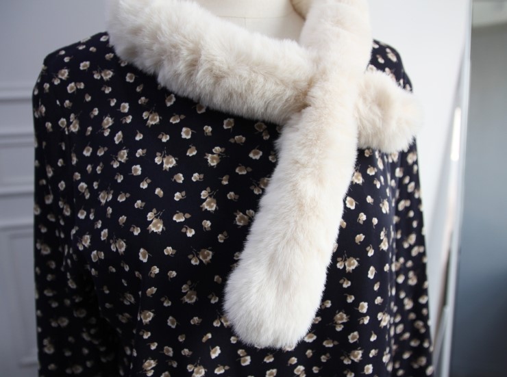 Mini fake shawl petit muffler