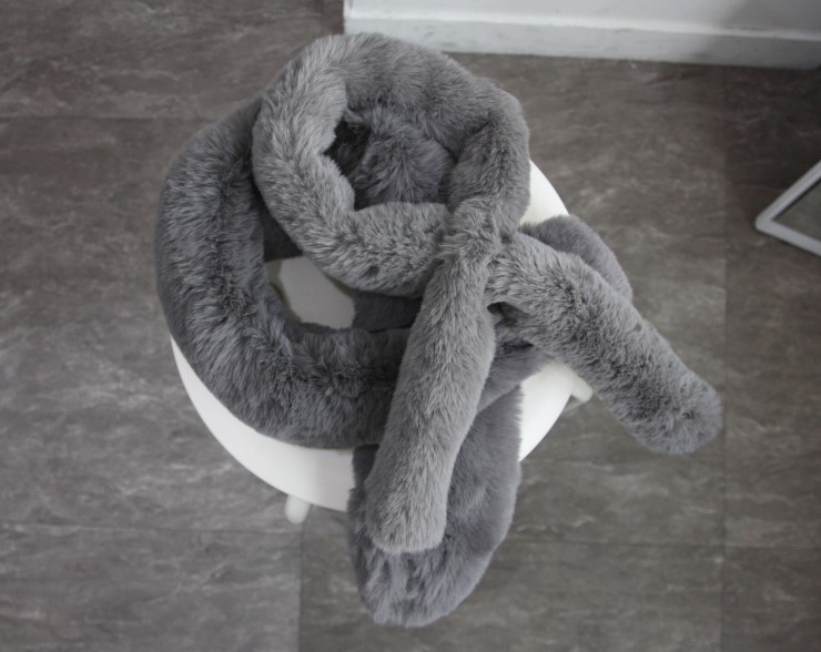 Mini fake shawl petit muffler