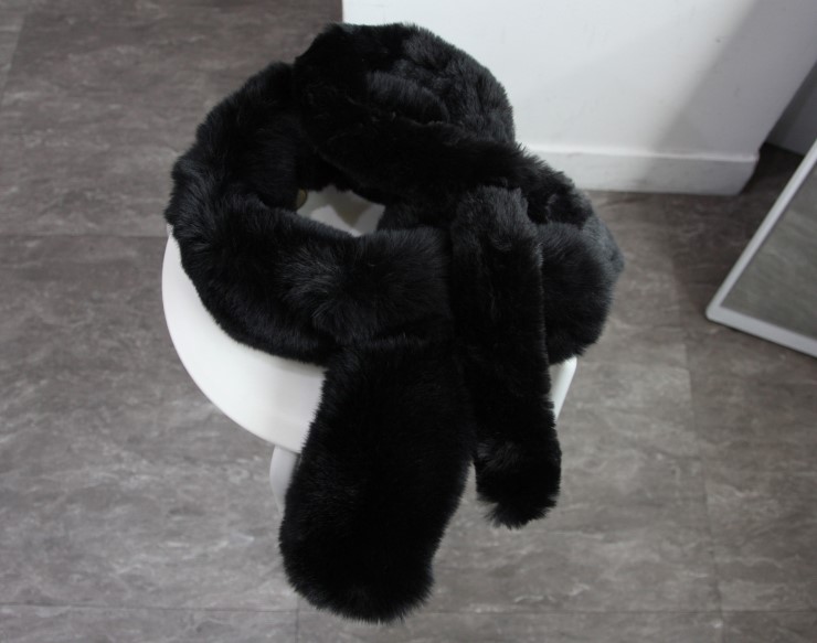 Mini fake shawl petit muffler