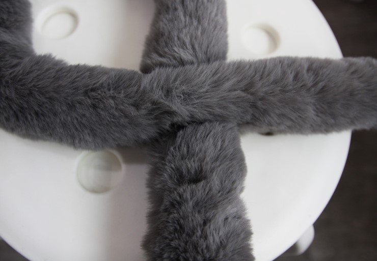 Mini fake shawl petit muffler