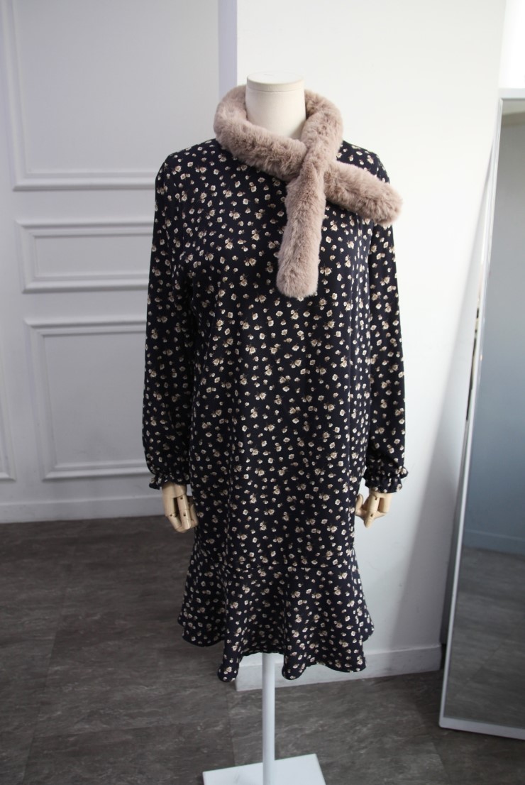 Mini fake shawl petit muffler