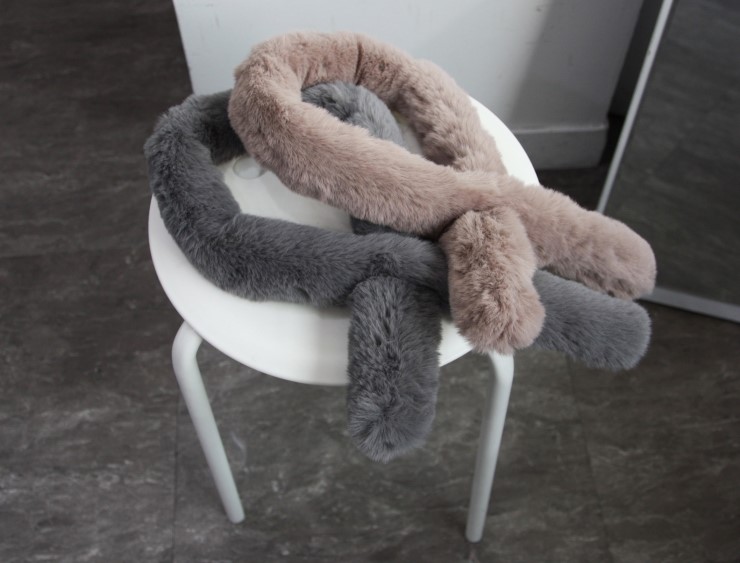 Mini fake shawl petit muffler