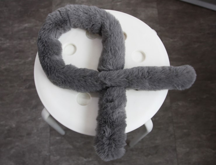 Mini fake shawl petit muffler