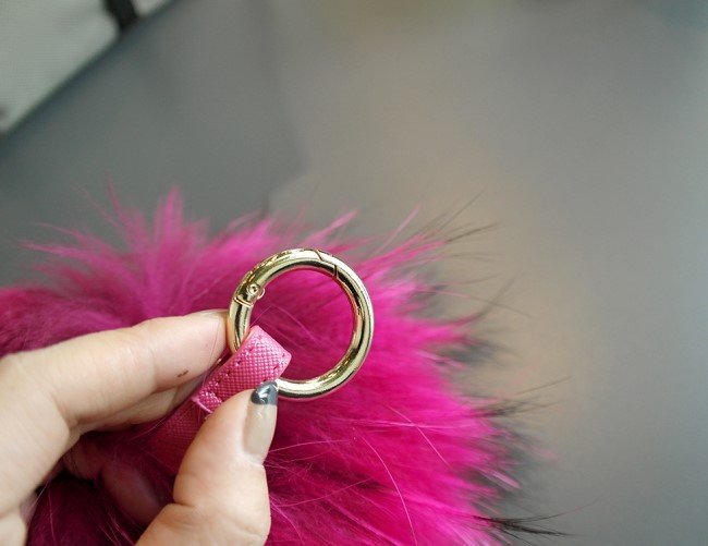 Real Raccoon Fur Foam Foam Keyring Big Size 12 Col