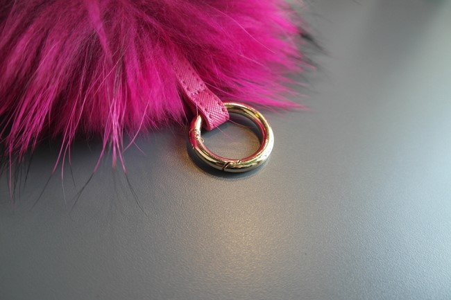 Real Raccoon Fur Foam Foam Keyring Big Size 12 Col