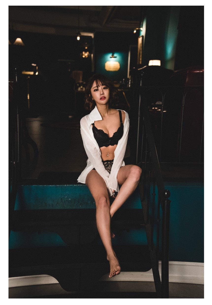 Full Cup 3.5CM Built-in Pad Flower Embroidery Mong