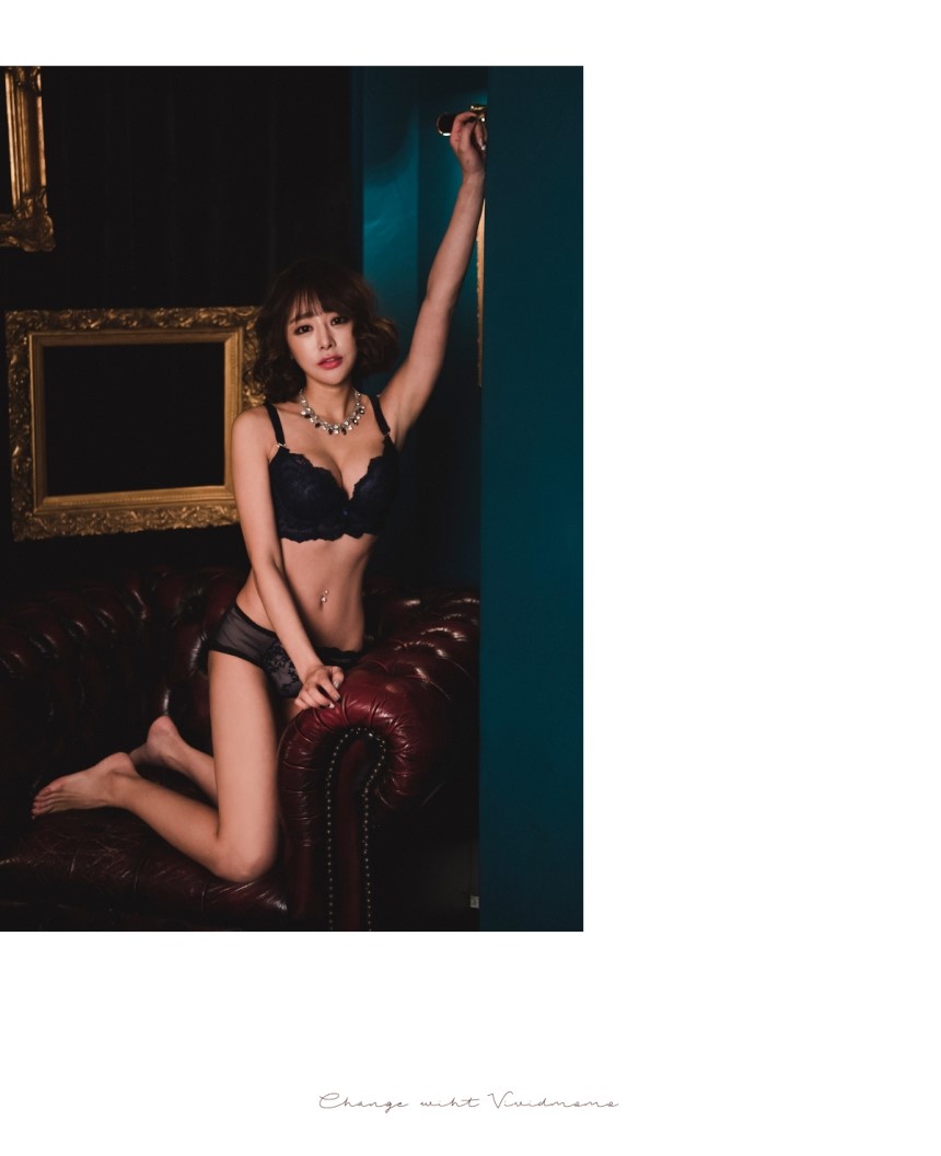 Full Cup 3.5CM Built-in Pad Flower Embroidery Mong