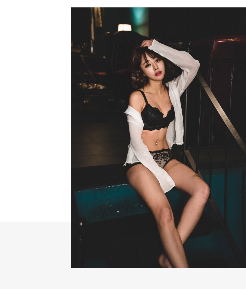 Full Cup 3.5CM Built-in Pad Flower Embroidery Mong