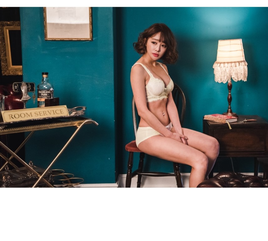 3CM full cup volume up lace low center bra pantie 