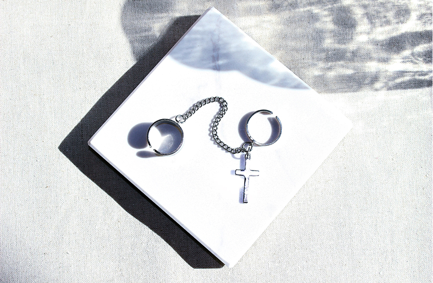 <b><p>chain sckles Cross Rg Street Gothic Accsory</p></b><b><p>チェーン シャックル クロスリング ストリート ゴシアクセサ 特異な地 接続された</p></b><br /><br /><p align='center'>