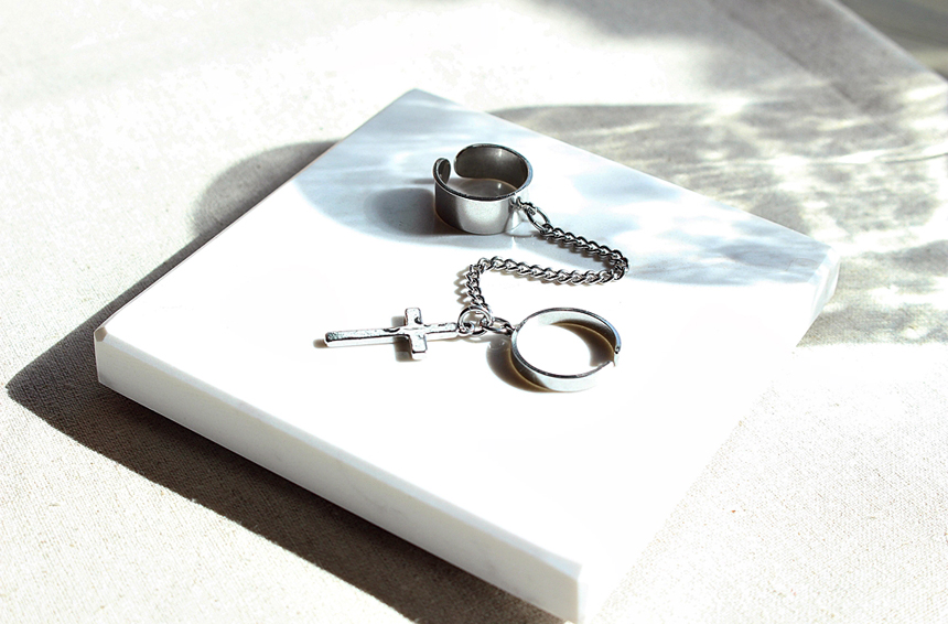 <b><p>chain sckles Cross Rg Street Gothic Accsory</p></b><b><p>チェーン シャックル クロスリング ストリート ゴシアクセサ 特異な地 接続された</p></b><br /><br /><p align='center'>