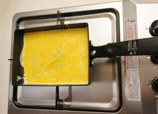 NEW FRYING PAN Late night restaurant egg frying pa