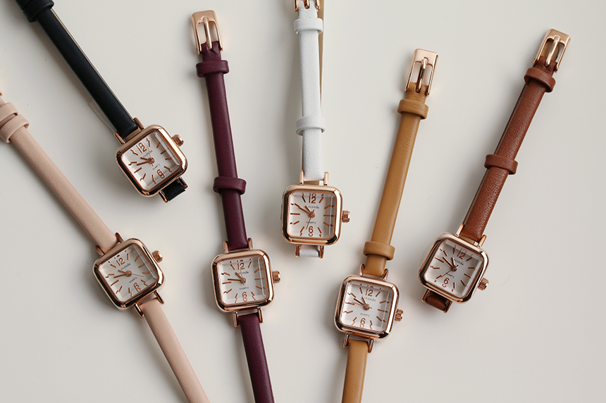 <b><p>thin leaer clock ma wrist square fason 30</p></b><b><p>薄い レザー 時計 女性の手首 正方形 ファッション 30貸し出し フレンドの贈り物</p></b><br /><br /><p align='center'>