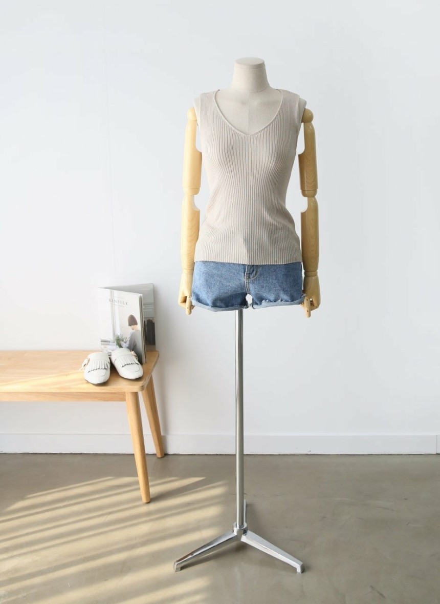 Sleeveless V Neck Goliath Nakiti T-shirt Women Sum