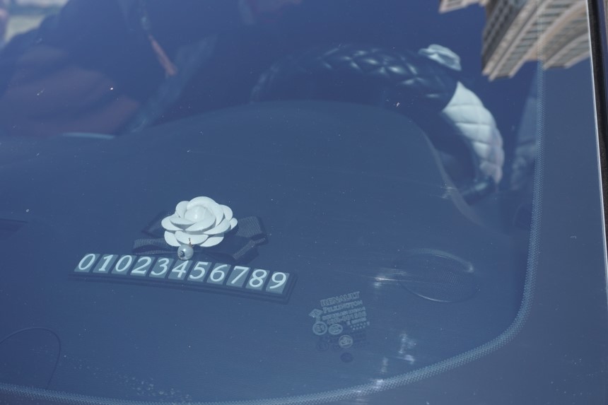 Flower decoration parking license plate car phone 