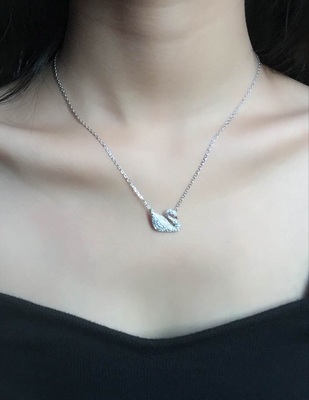 NEW SWAROVSKI NECKLACE Swarovski 5007735 Swan