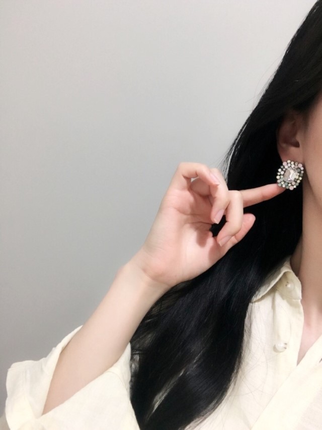 Echinacea Melt Color Cubic Earring Bold Point Big 