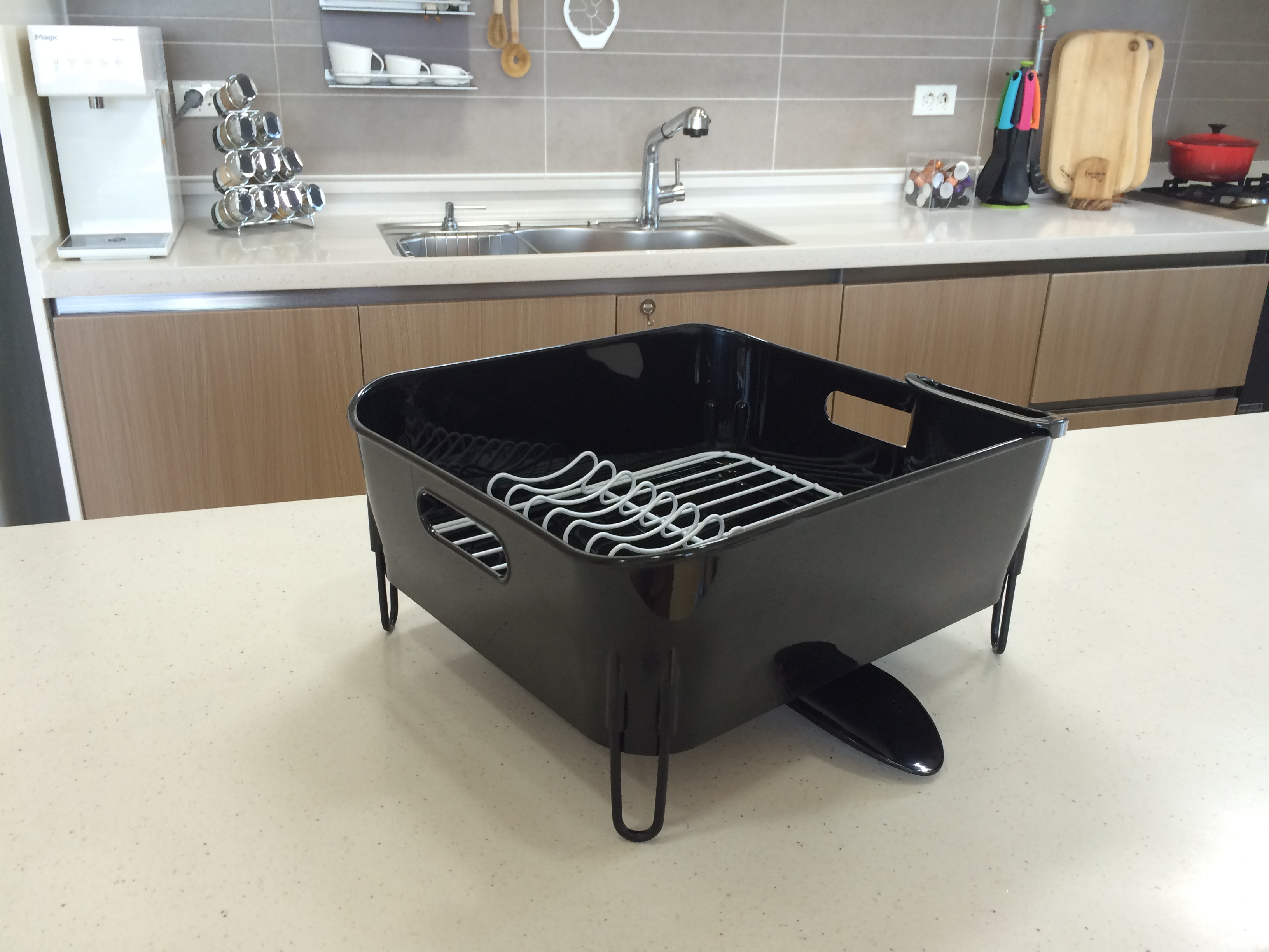 Simple and practical kitchen design 30-year-old wo