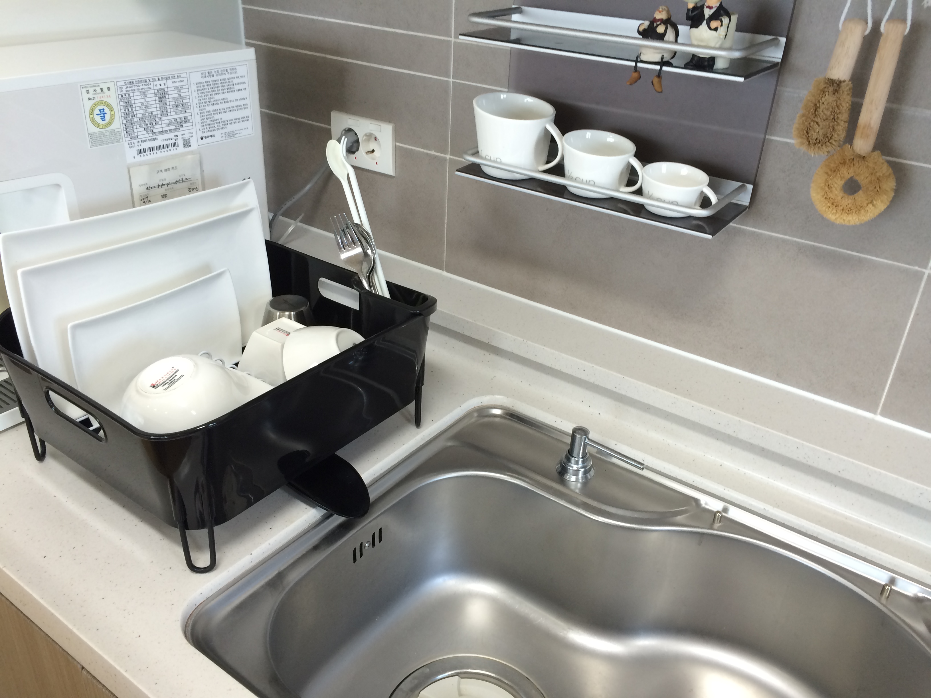 Simple and practical kitchen design 30-year-old wo