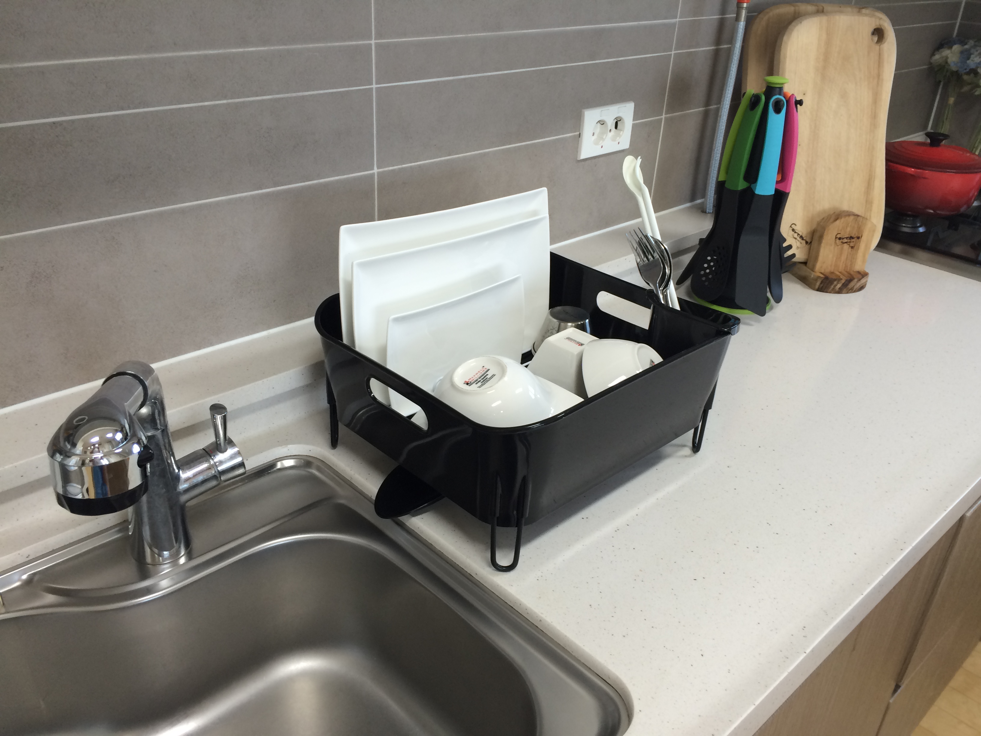 Simple and practical kitchen design 30-year-old wo